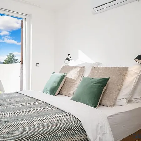Maris Apartment *